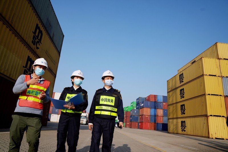 1650614655946408.jpg 海關關員到高欄國際貨柜碼頭調研.jpg